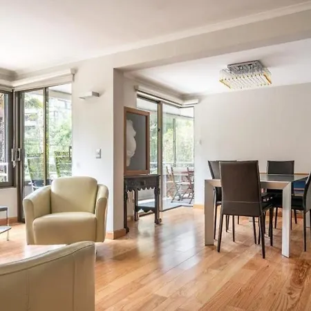 Apartamento Se Arrienda Amplio Departamento En Providencia